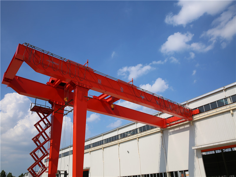 MHSB型雙梁半門式起重機(jī).jpg