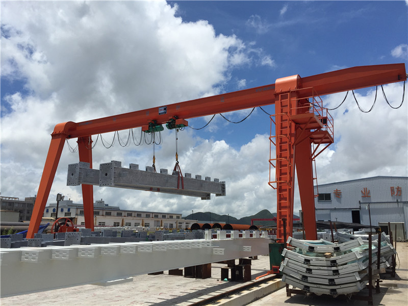 MH型單梁門式起重機(jī)02.jpg