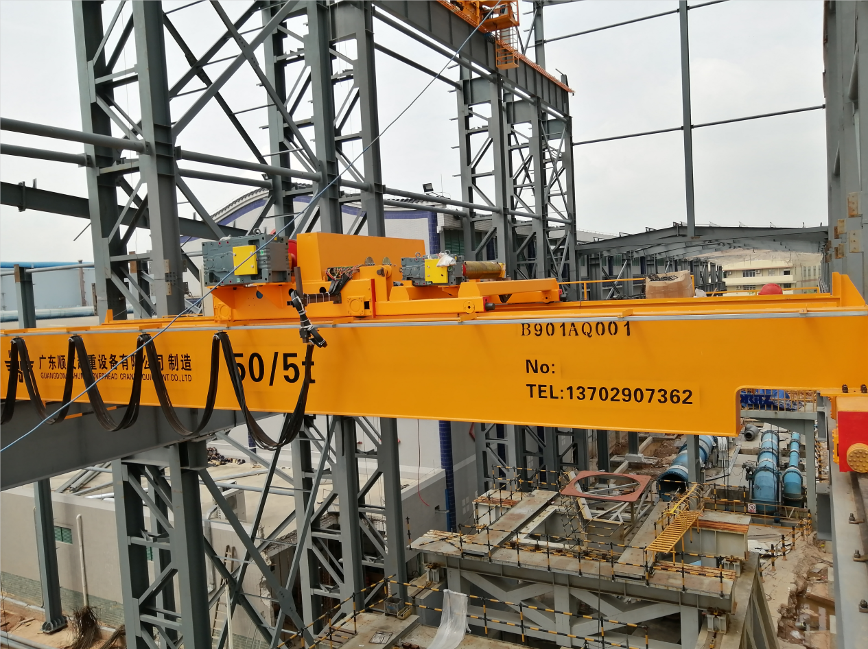 橋式起重機.png 橋式起重機