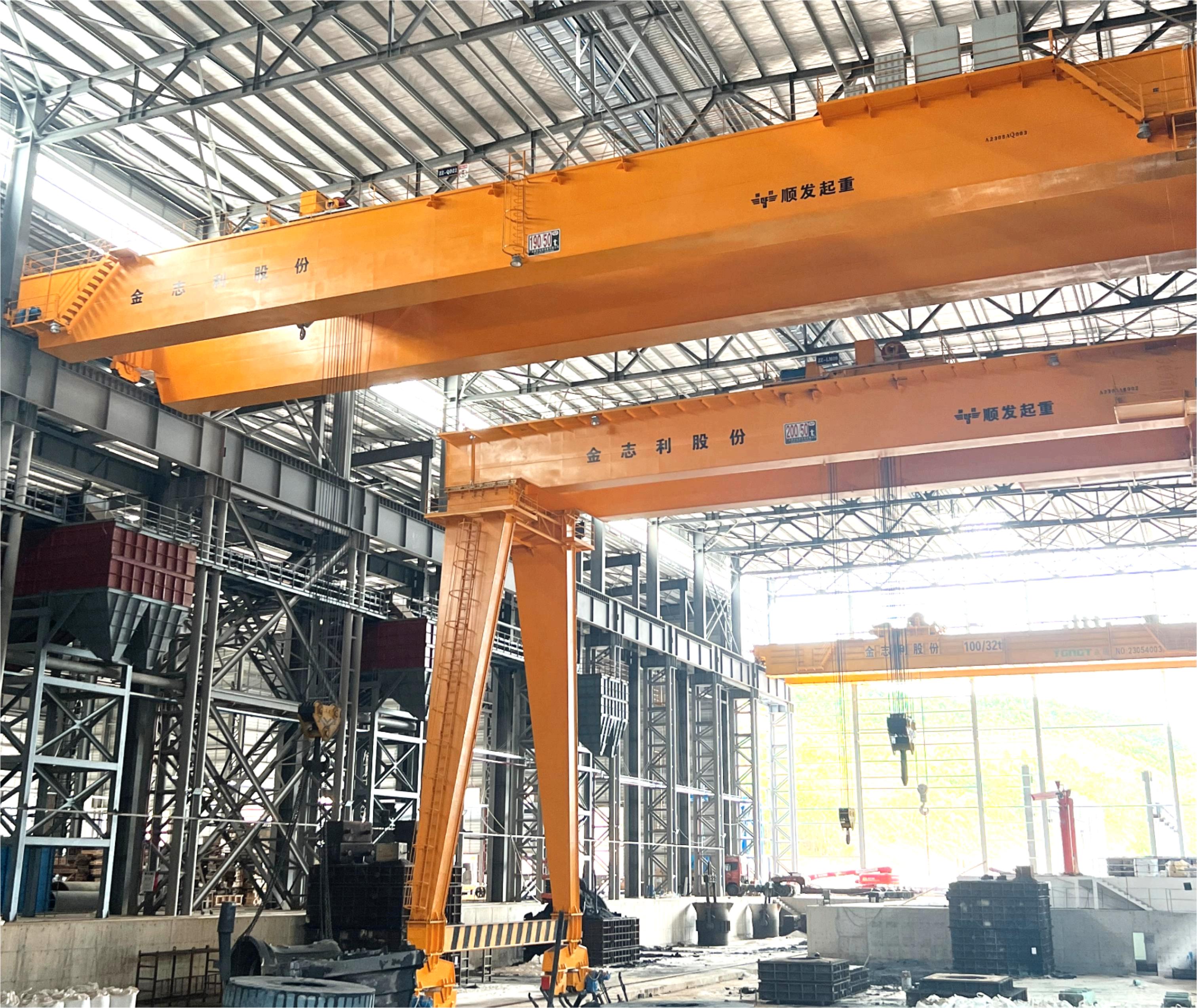 金志利200噸通用橋式起重機(jī).jpg